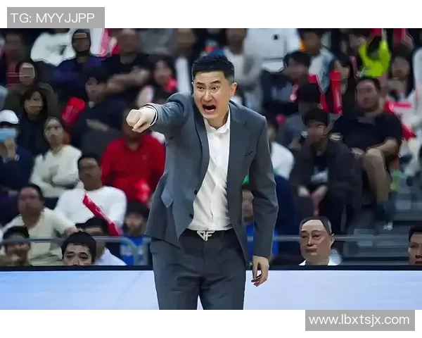 足球明星背后的智囊团各大教练的执教风格与成就解析